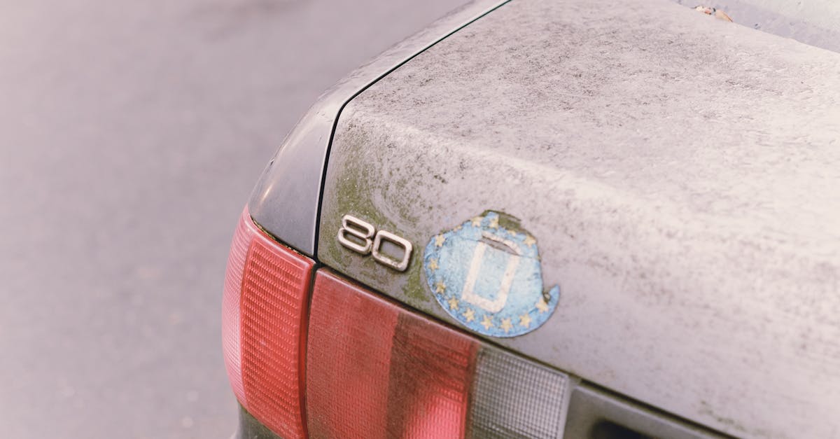 découvrez le monde fascinant des youngtimers, ces voitures de collection des années 80 et 90 qui allient style, innovation et nostalgie pour les passionnés d'automobile.