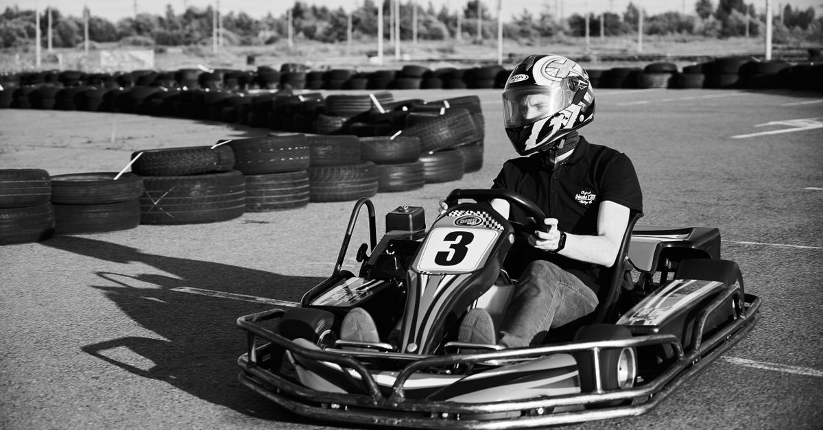 découvrez l'autodrome, un lieu dédié aux passionnés de sports mécaniques où vitesse, adrénaline et compétitions se rencontrent pour des expériences uniques.