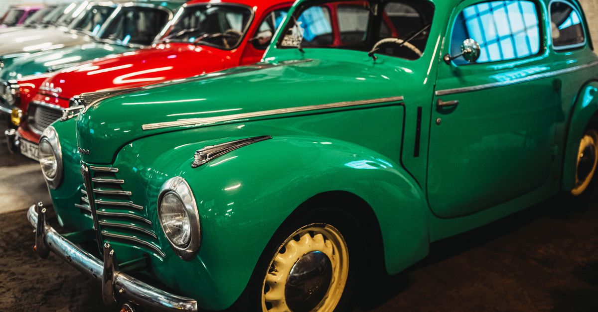 assurance voiture de collection : protégez votre véhicule ancien avec des garanties adaptées et des tarifs avantageux pour les passionnés de voitures classiques.