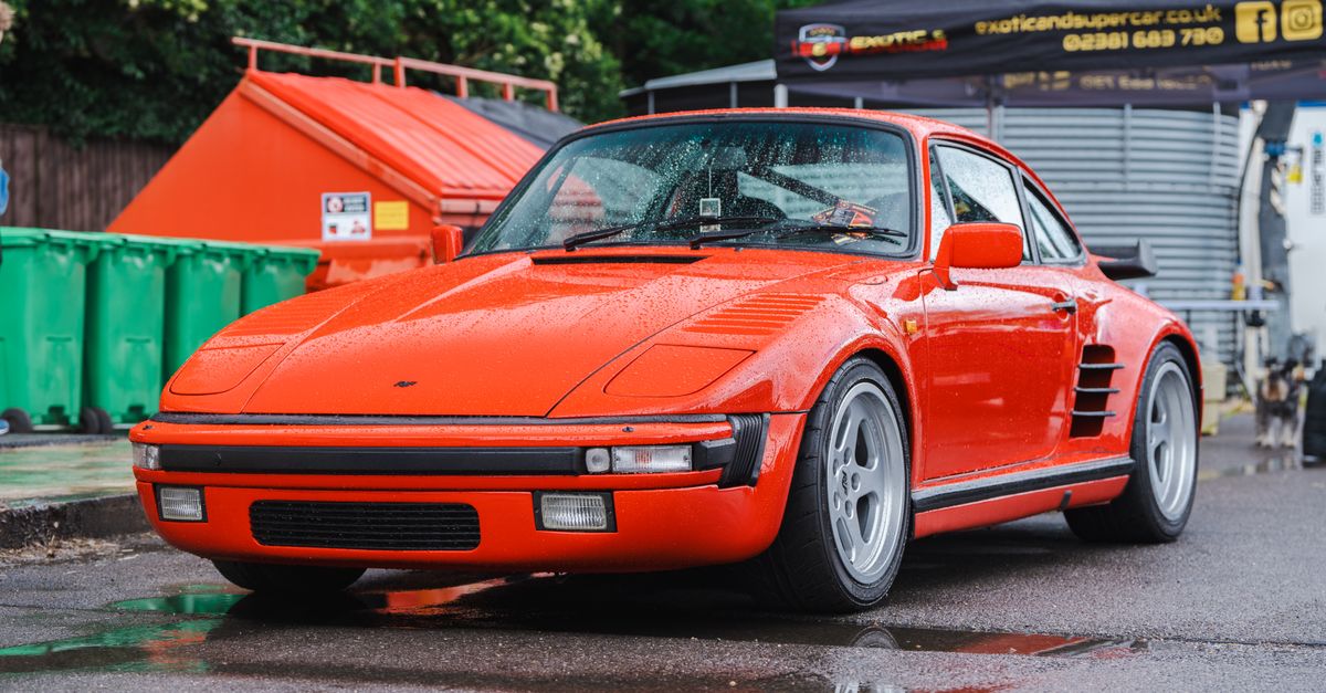 découvrez la puissance et l'élégance de la porsche turbo, une voiture de sport emblématique alliant performance exceptionnelle et design raffiné.